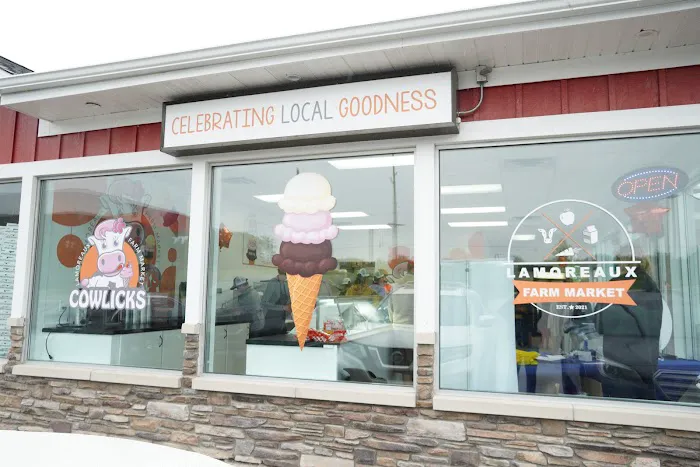 Cowlicks Ice Cream Shoppe and Lamoreaux Farm Market Picture 3