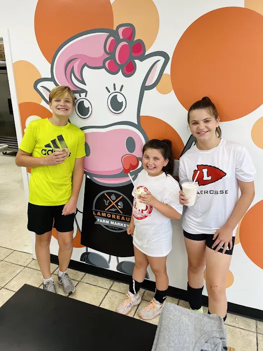 Cowlicks Ice Cream Shoppe and Lamoreaux Farm Market Picture 6