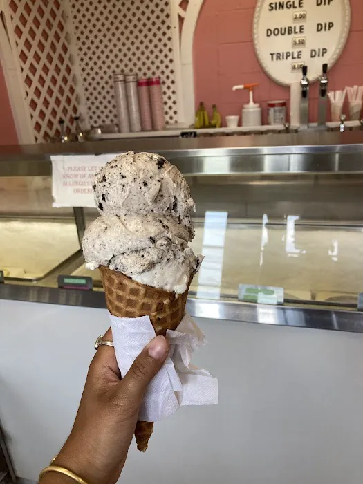 Homestead Ice Cream Shoppe Picture 3
