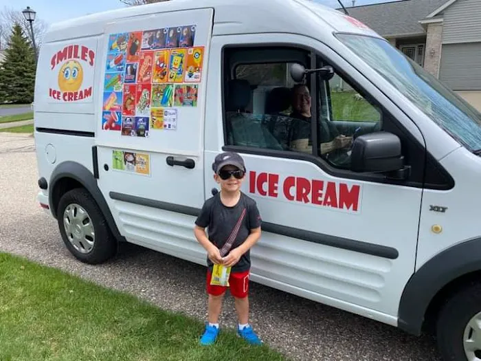 Smiles Ice Cream Truck Picture 5