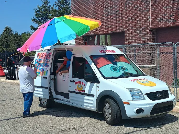 Smiles Ice Cream Truck Picture 9