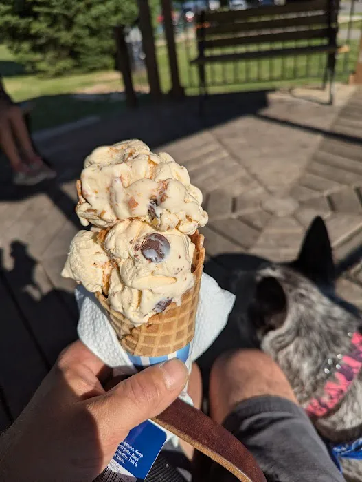 Cascades Ice Cream Co Picture 2