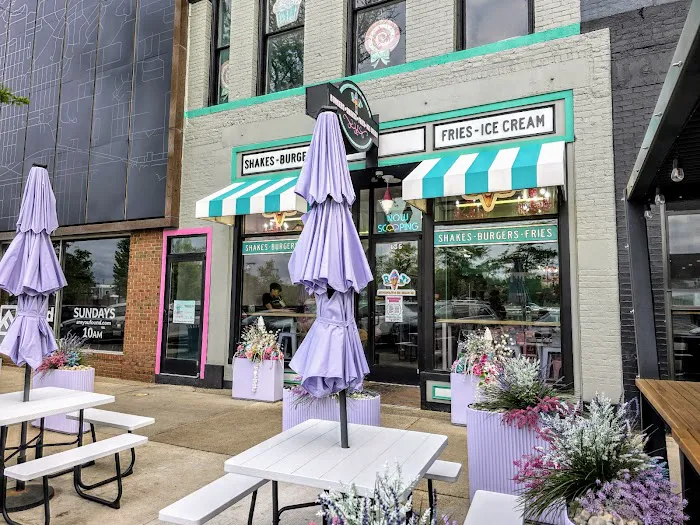RJ's Metropolitan Ice Cream Co. Picture 8