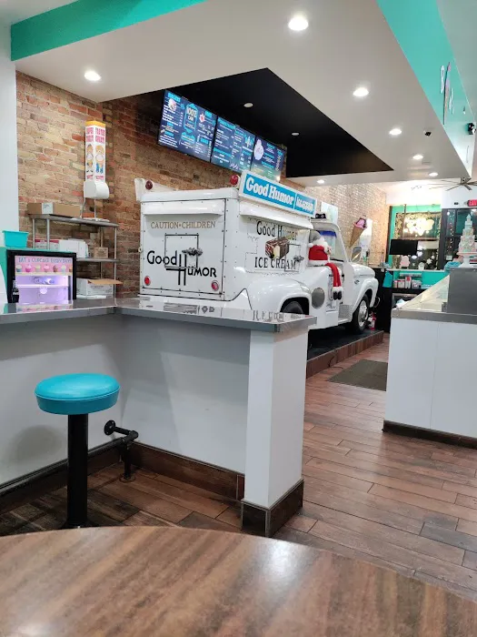 RJ's Metropolitan Ice Cream Co. Picture 9