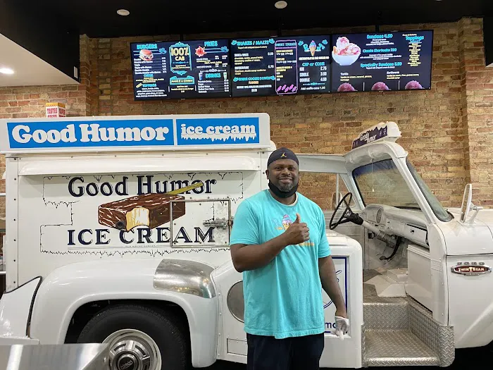 RJ's Metropolitan Ice Cream Co. Picture 10