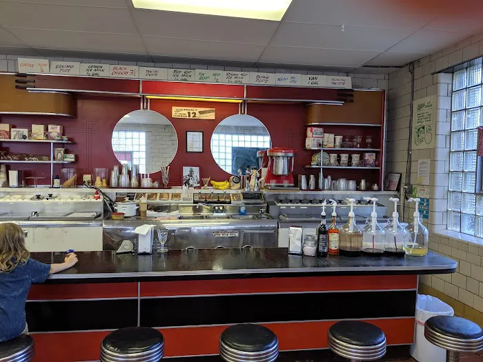 Miller's Ice Cream Parlor Picture 2