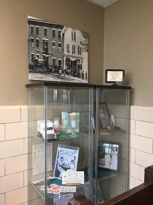 Miller's Ice Cream Parlor Picture 6