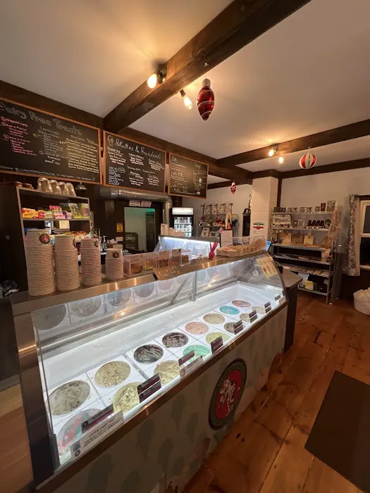 Lily's Ice Cream Parlour Picture 3