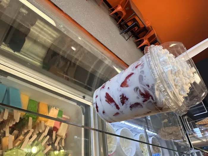 El Pollito Pio Ice Cream Shop + More Picture 3