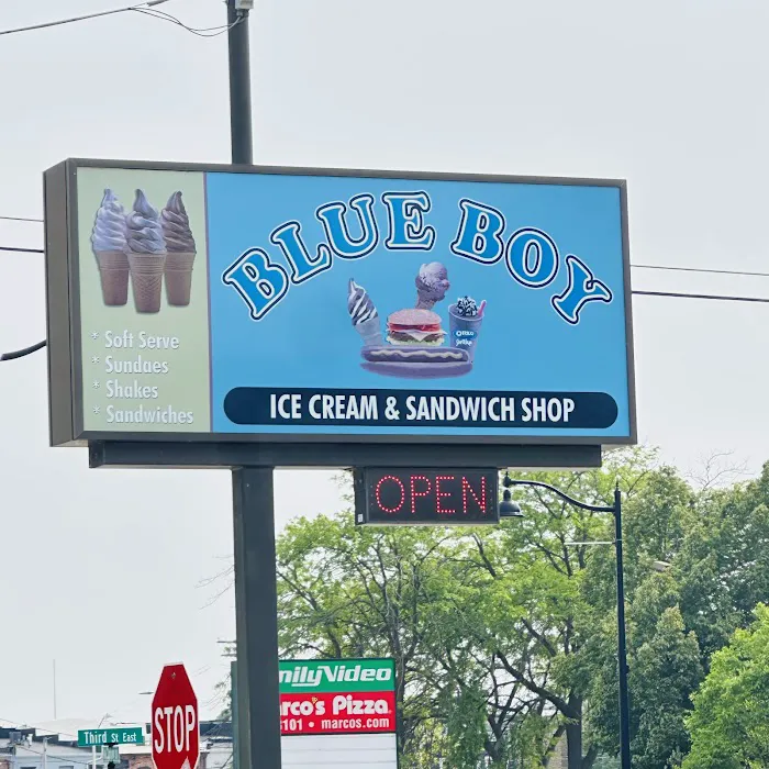 Blue Boy Dairy Treat Store Picture 9