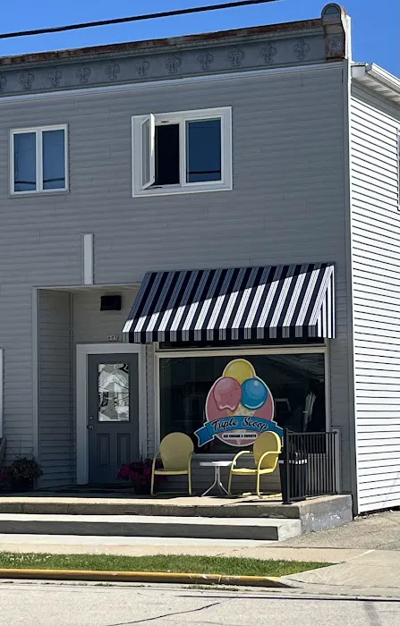Triple Scoop Ice Cream and Sweets Picture 9