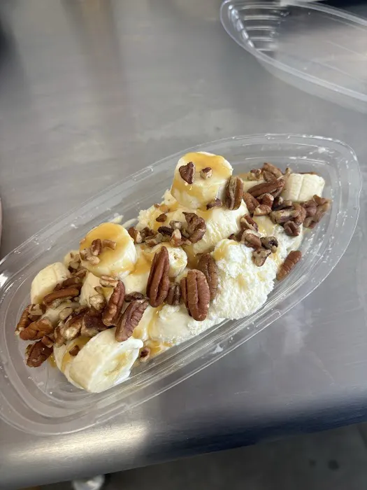 Belle's Ice Cream Shop Picture 6