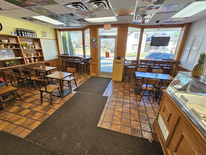 Village Ice Cream & Cafe Picture 3