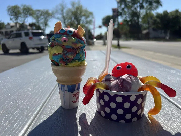 Scoops - Sweets & Treats Picture 7