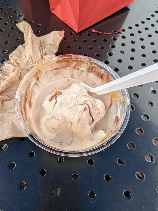 Norm's Dairy Creme Picture 6