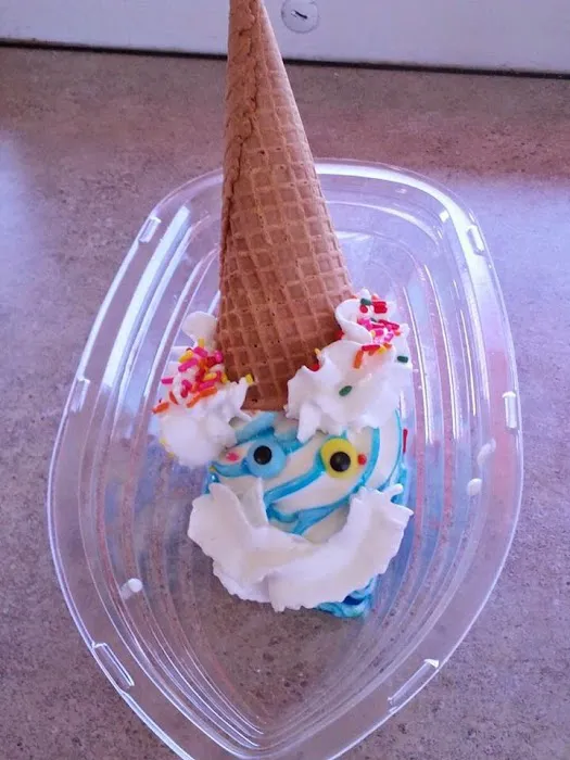Skoops Ice Cream & Drive Thru Picture 1