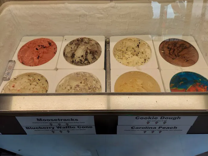 Uncle Davey's Ice Cream Shoppe Picture 7