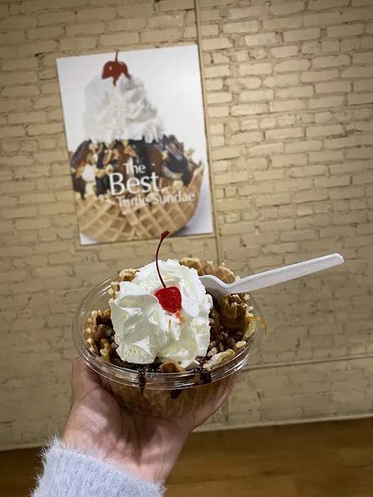 Kilwins Ice Cream - Chocolate - Fudge Picture 9
