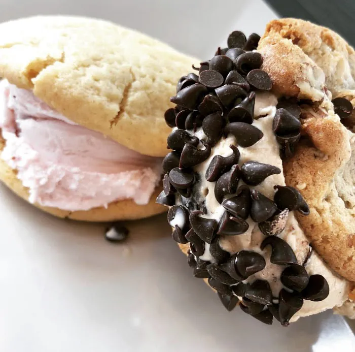 Chocolate Shoppe Ice Cream Co. Picture 3