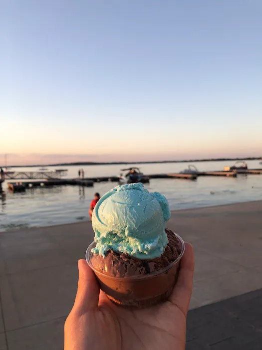 Daily Scoop in Memorial Union Picture 7