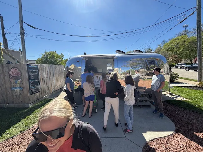 Frankie's Ice Cream (Seasonal Memorial Day - Labor Day) Picture 4