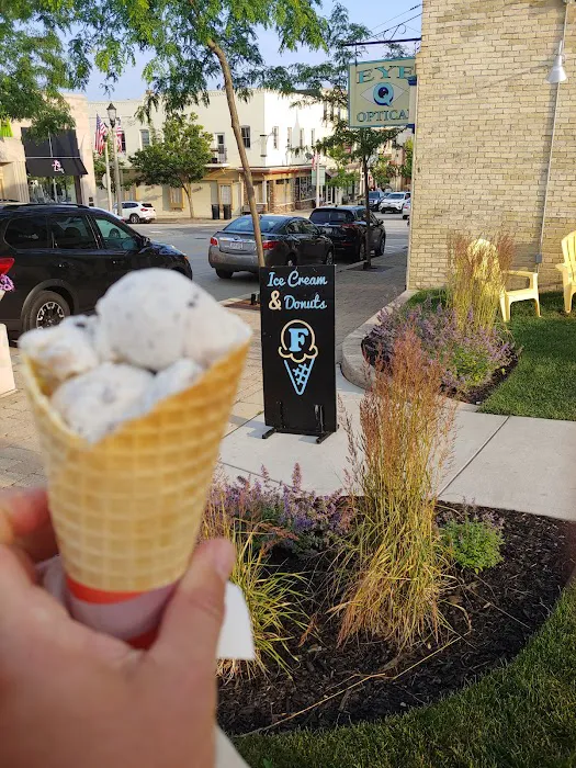 Frankie's Ice Cream (Seasonal Memorial Day - Labor Day) Picture 9