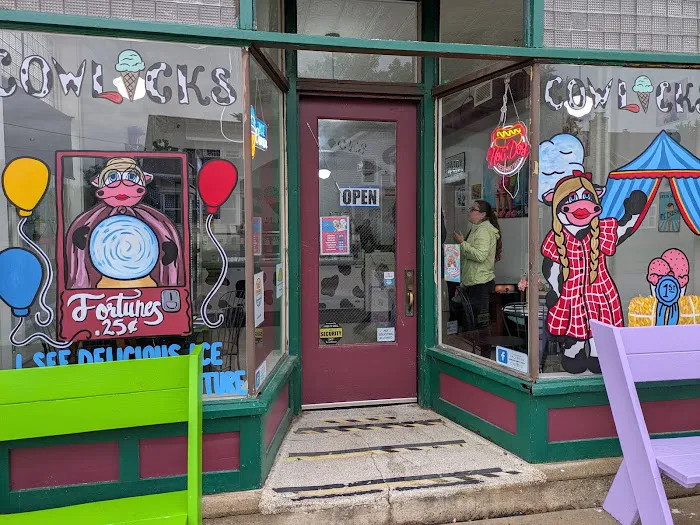 Cowlicks Cones and Floats Picture 2