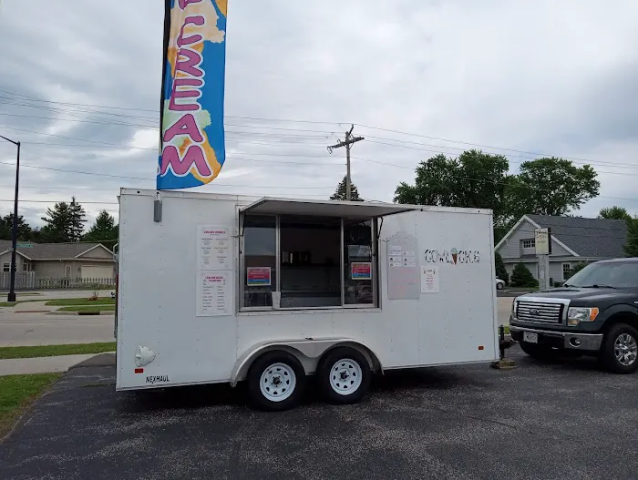 Cowlicks Cones and Floats Picture 4