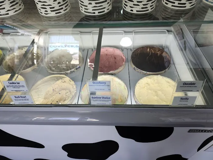 Cowlicks Cones and Floats Picture 7