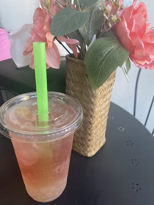 Cowlicks Cones and Floats Picture 8