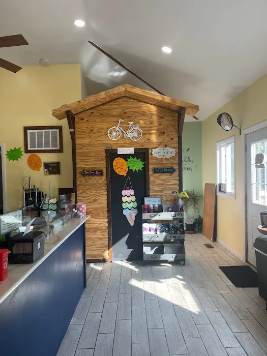Neveria y Paleteria La Esquinita De Oro Ice cream Shop Picture 8