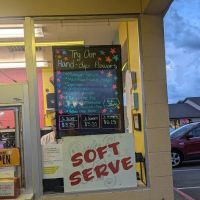 DeWitt Golf Center Ice Cream ico