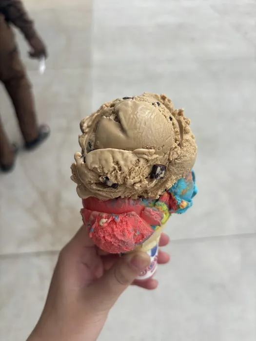 Charley's Ice Cream & Grill Picture 9