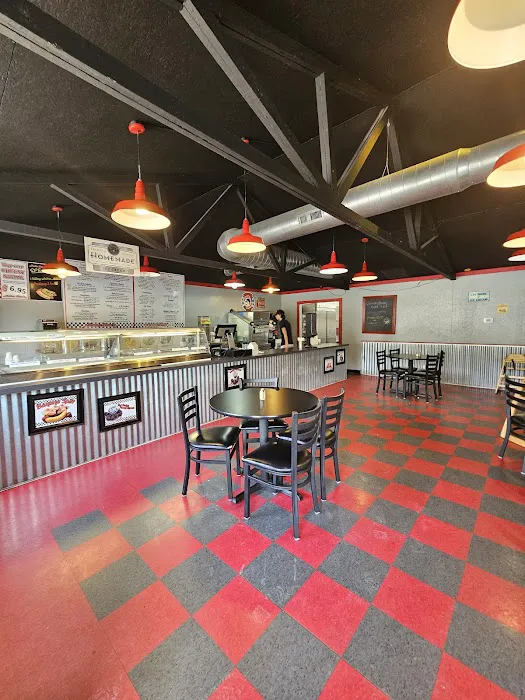 Daisy Mae's Dairy Barn Picture 3