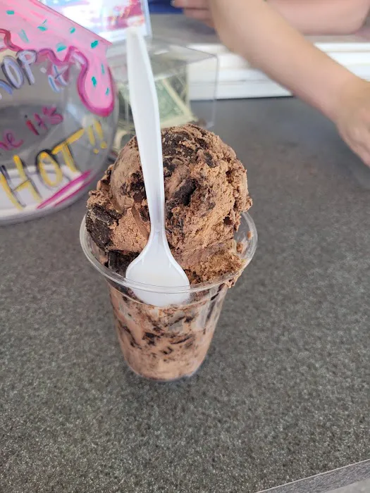 Ike's Ice Cream Shack Picture 2