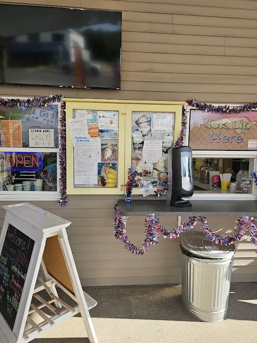 Ike's Ice Cream Shack Picture 4
