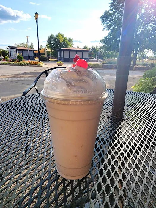 Main Street Frozen Treats Picture 5
