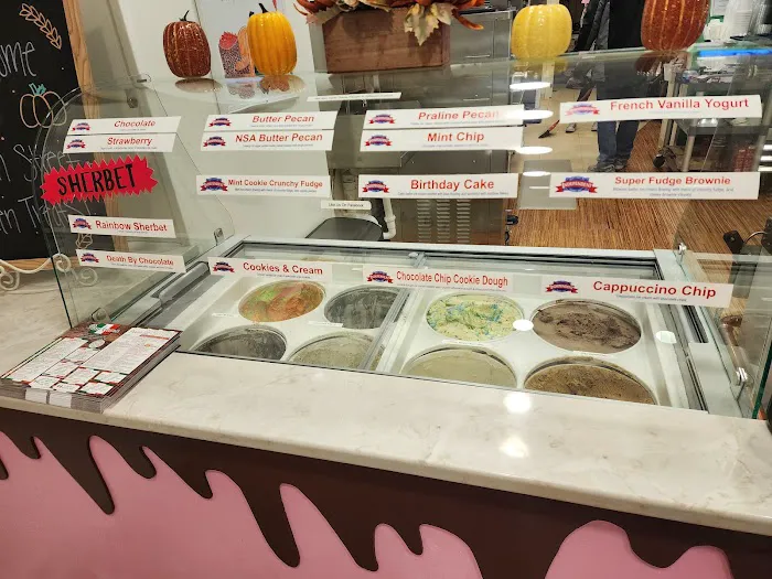 Main Street Frozen Treats Picture 4