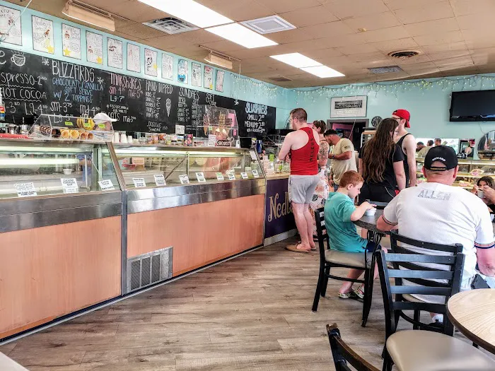 Nedley's Ice Cream & Coffee Cafe AKA Hershey's Picture 6