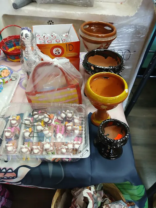 Paleteria y artesanias mi mexico Picture 7