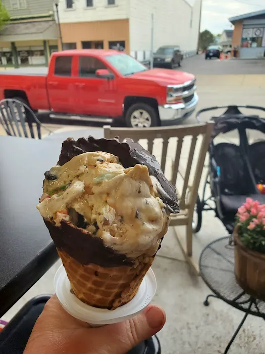 What’s The Scoop? Picture 5