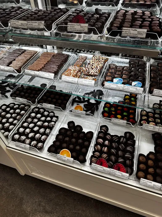 Kilwins Ice Cream - Chocolate - Fudge Picture 2