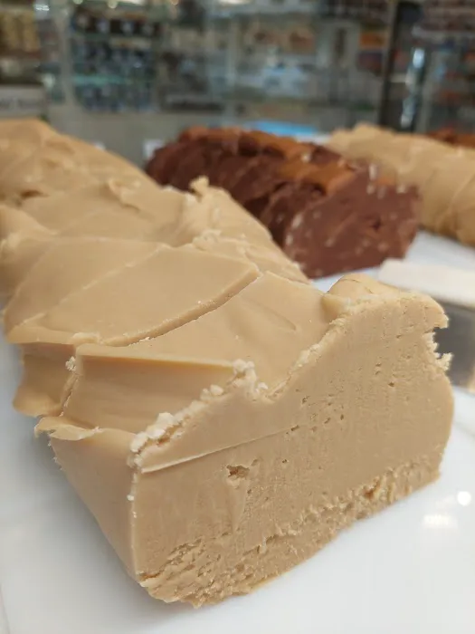 Kilwins Ice Cream - Chocolate - Fudge Picture 3