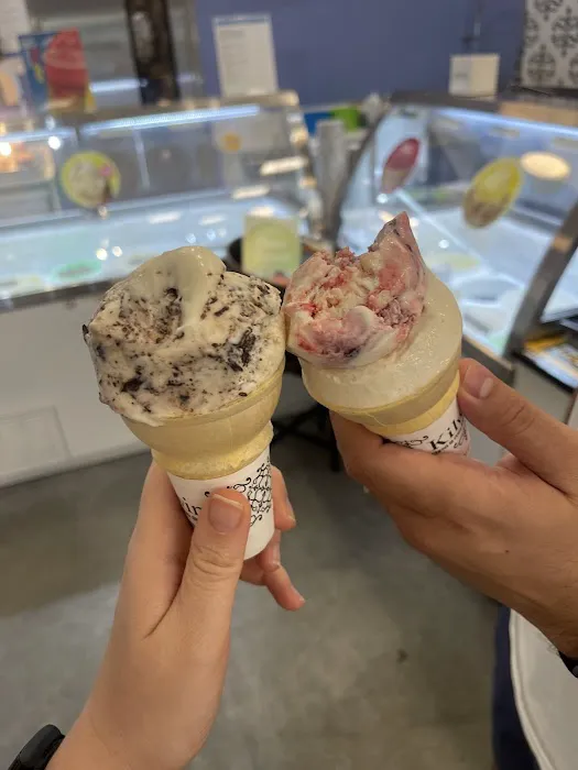 Kilwins Ice Cream - Chocolate - Fudge Picture 7