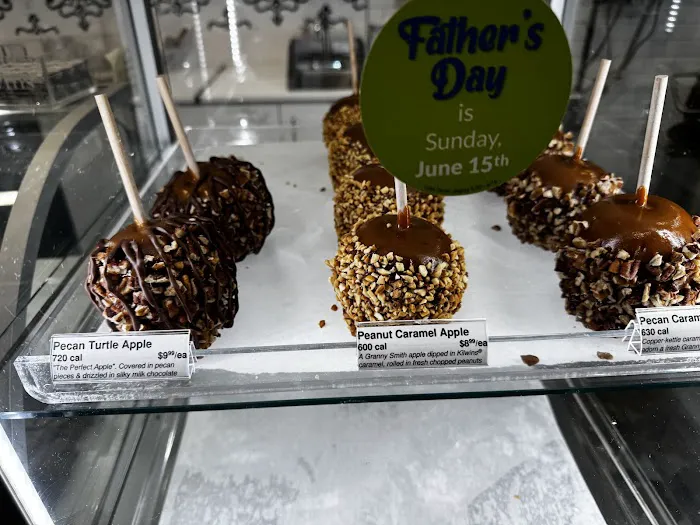 Kilwins Ice Cream - Chocolate - Fudge Picture 10