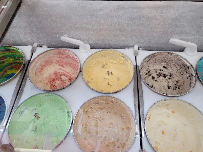 Scoops R Us Picture 6