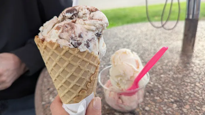 Scoops R Us Picture 7