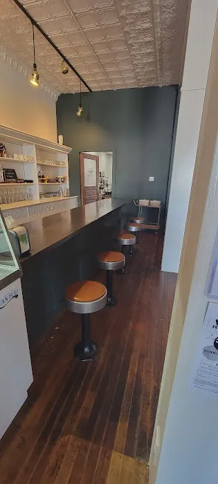 Parlor Coffee & Cream Picture 6
