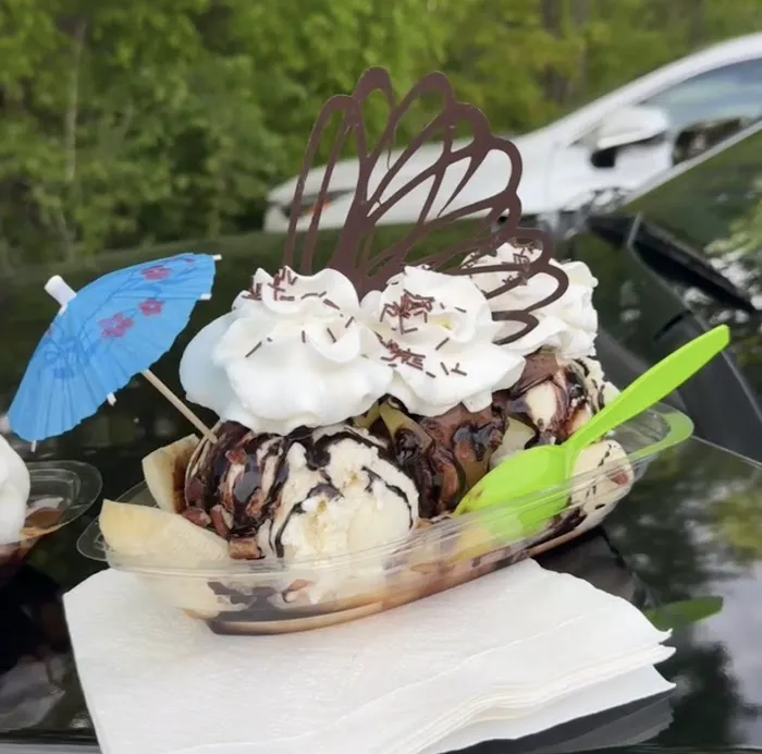 Park Lake Creamery Picture 5