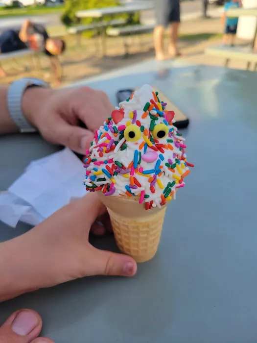 Doozie’s Ice Cream Place Picture 4